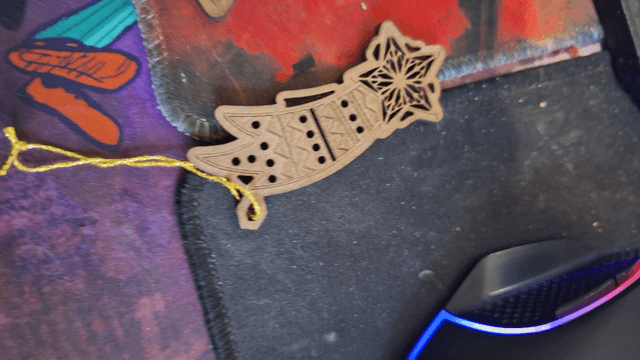 Décoration Étoile en Bois Fleurie | Ornement Sapin Motifs Naturels | Pendentif Noël Artisanat