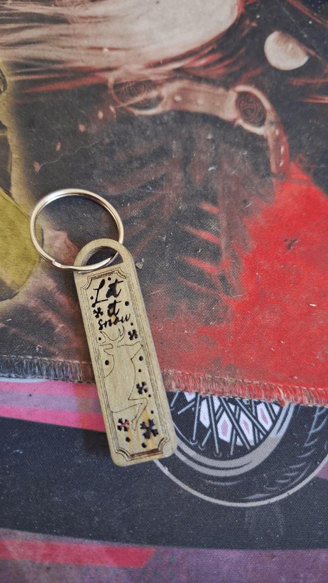 Porte-clés en Bois Verre à Vin et Étoiles | Cadeau Amoureux Vin | Accessoire Œnologie Unique