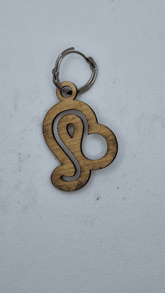 Porte-Clés Signe Astrologique Lion – Bois Gravé – Cadeau Zodiaque Unique